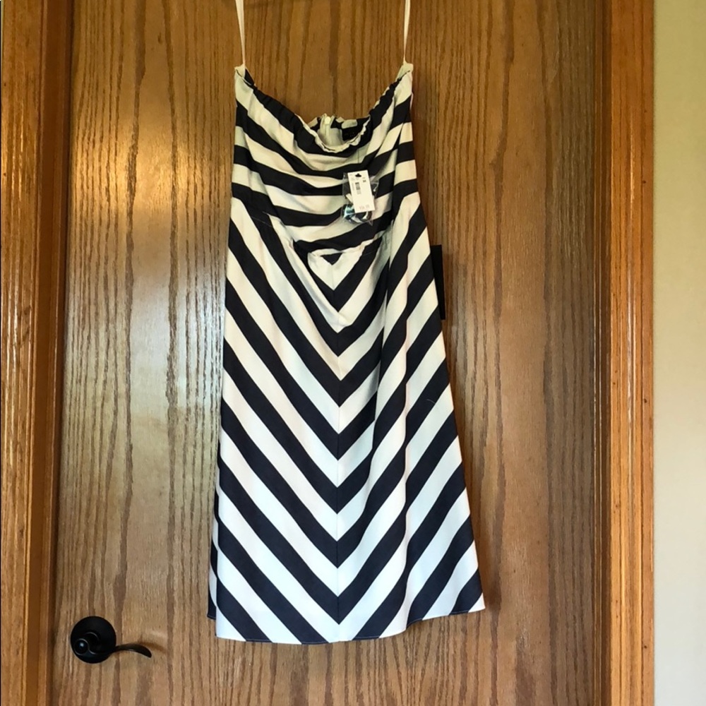 Limited strapless chevron dress